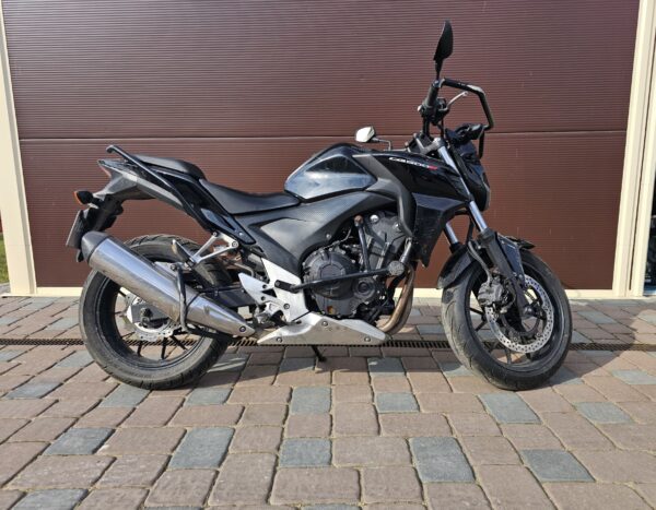 Honda CB500 2013 motociklo nuoma Vilniuje pradinukams