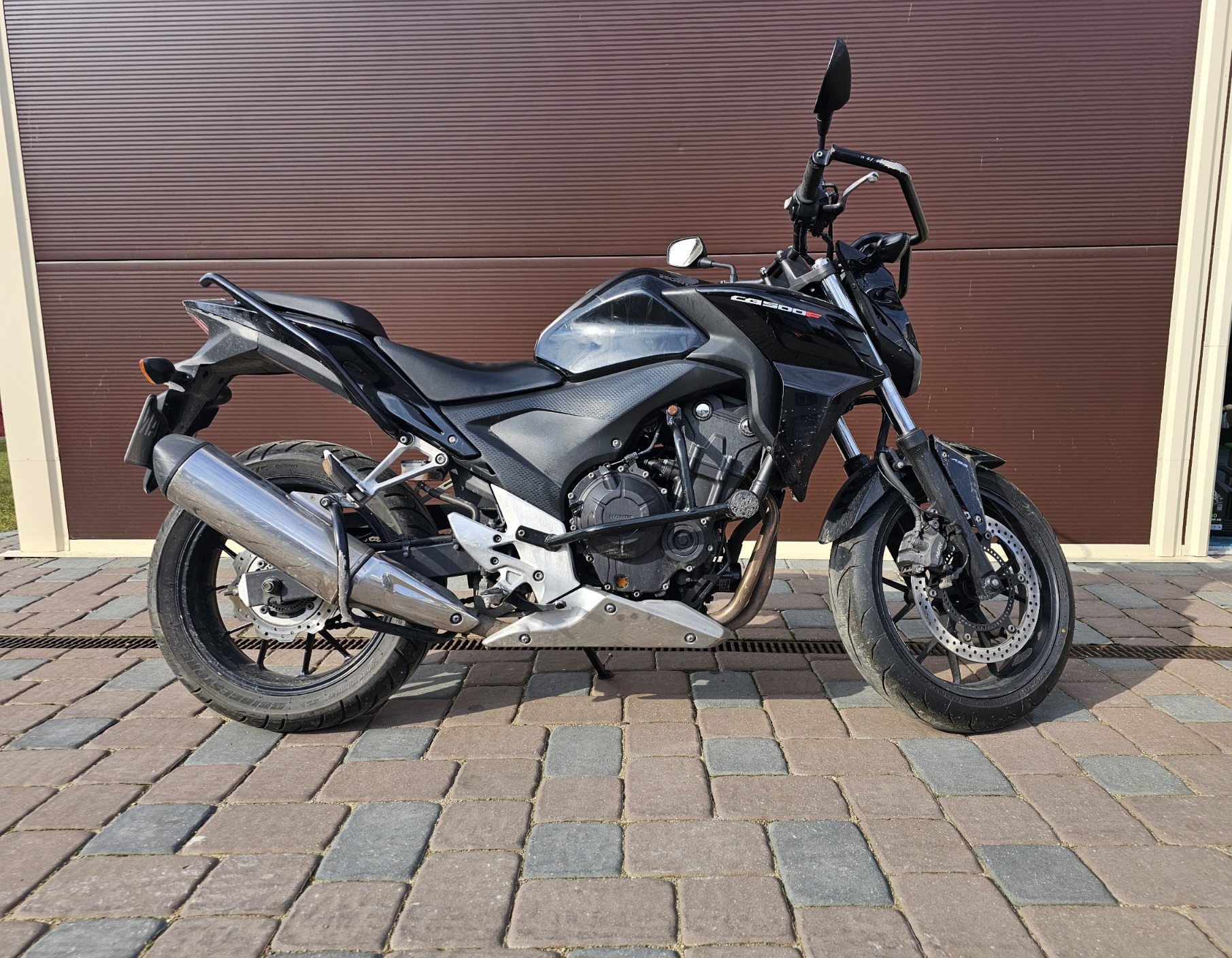 Honda CB500 2013 motociklo nuoma Vilniuje pradinukams