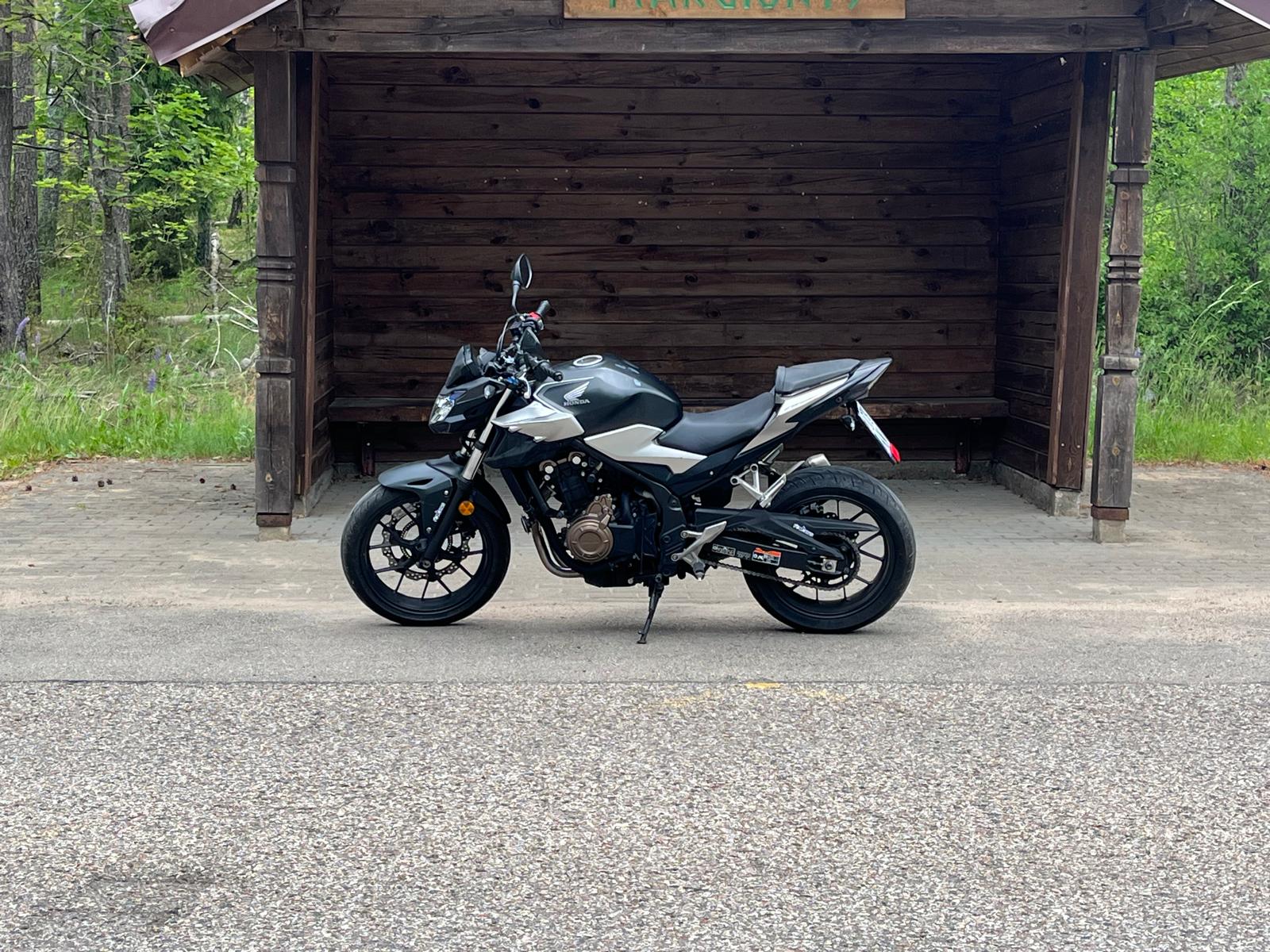 Honda CB500 2020 motociklas nuomai Vilniuje Laisvės pr.