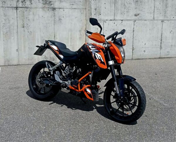 KTM Duke125 motociklo nuoma pasivažinėjimui Vilniuje