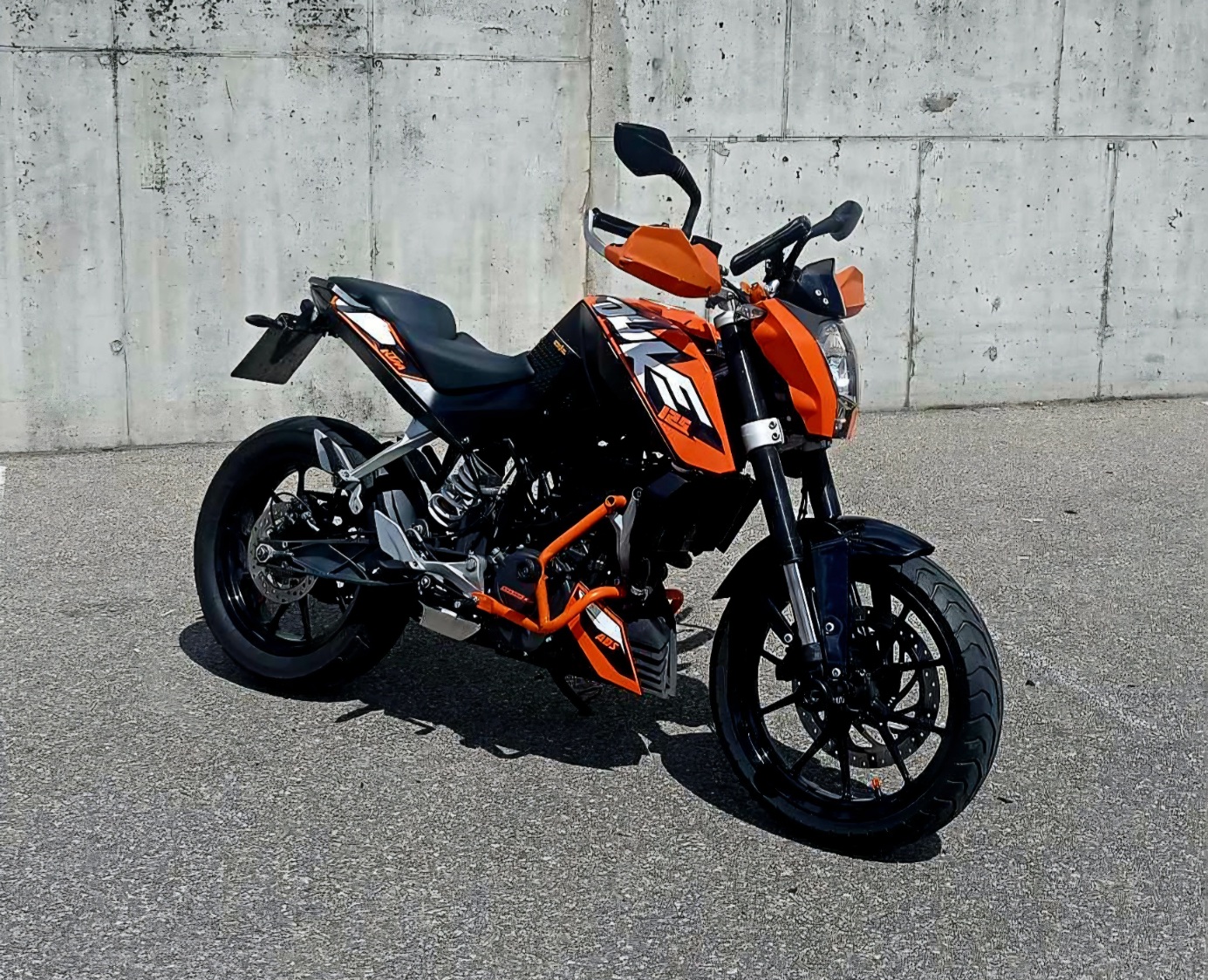 KTM Duke125 motociklo nuoma pasivažinėjimui Vilniuje