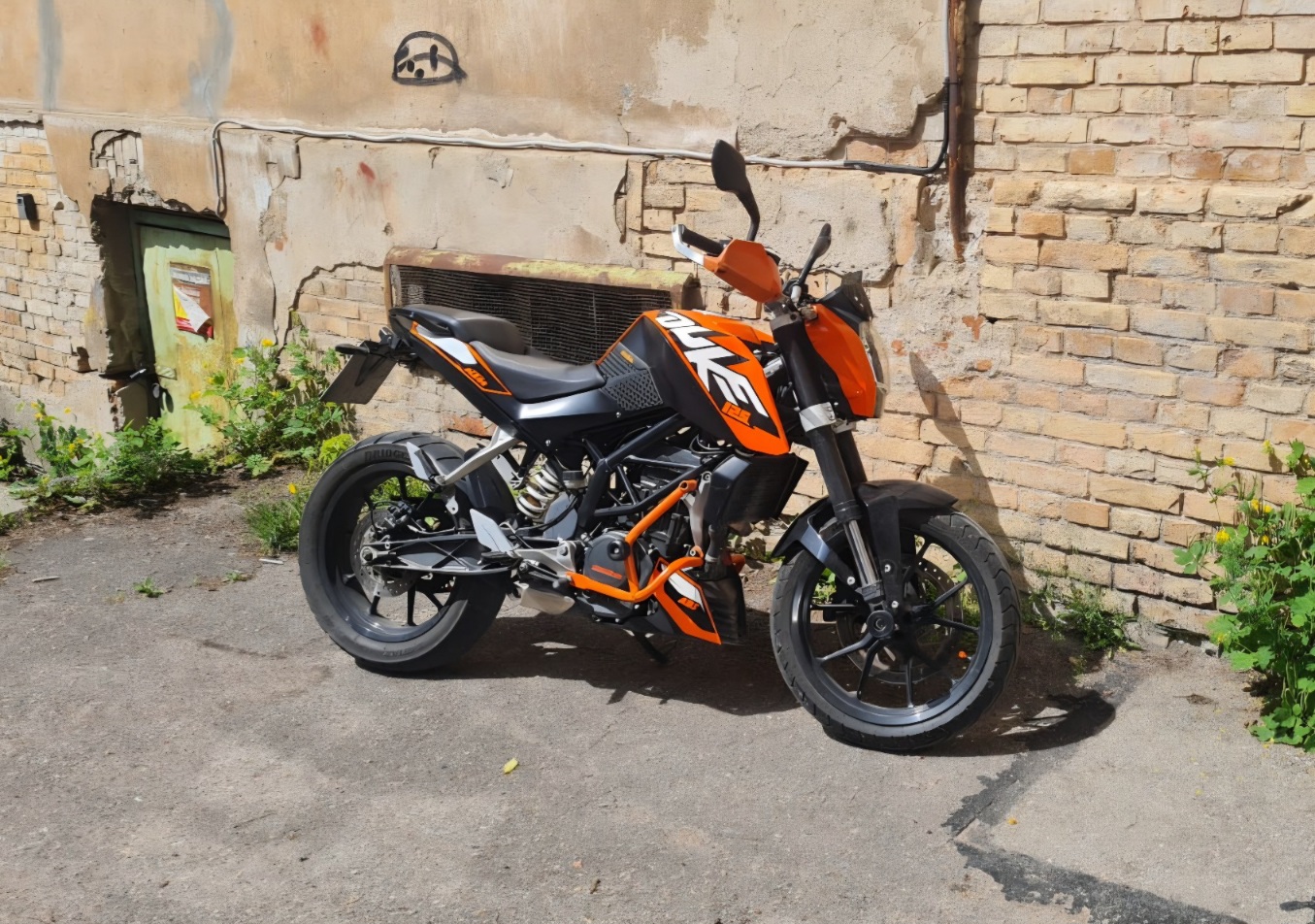 KTM Duke125 A1/B100 kategorijos motociklo nuoma Vilniuje