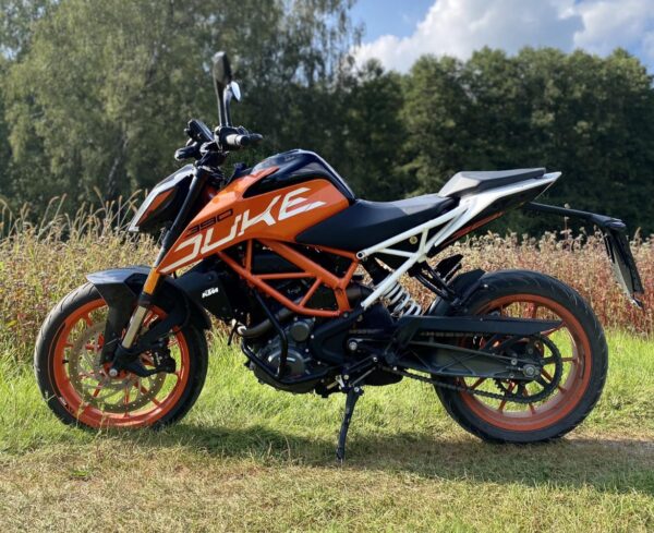 KTM Duke390 A2 kategorijos motociklo nuoma Vilniaus rajone