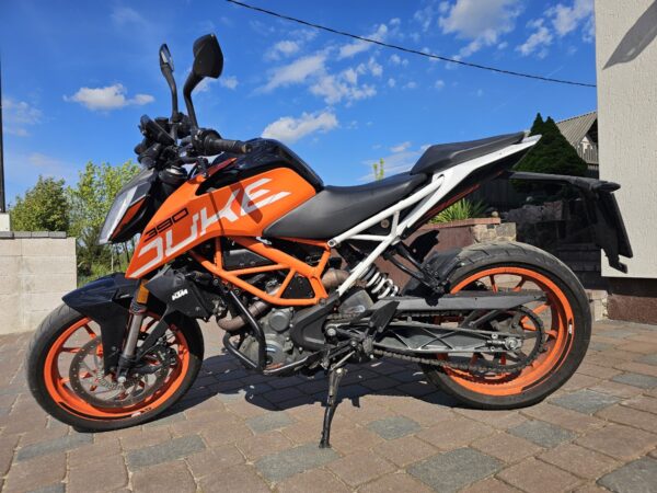 KTM Duke390 A2 kategorijos motociklo nuoma Vilniuje