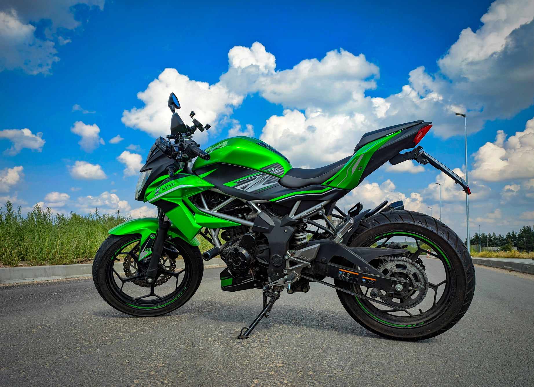 Kawasaki Z125, A1 kategorijos street motociklo nuoma Vilniuje