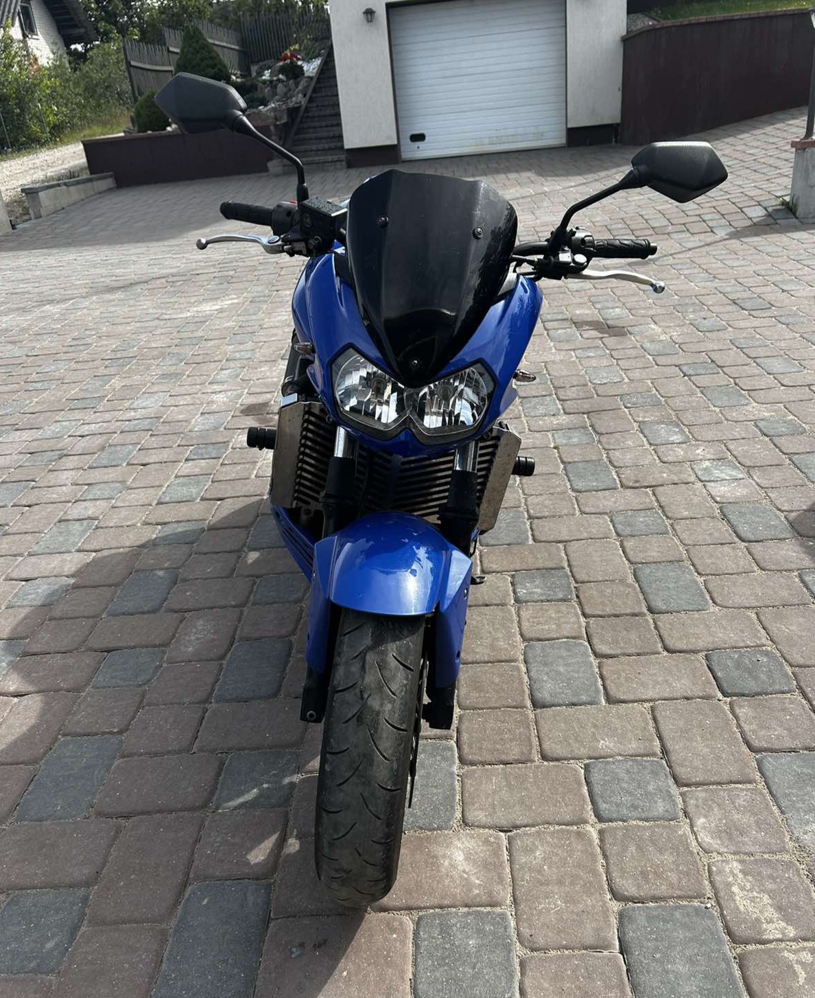 Kawasaki Z750 gen1 galingas motociklas nuomai Vilniuje