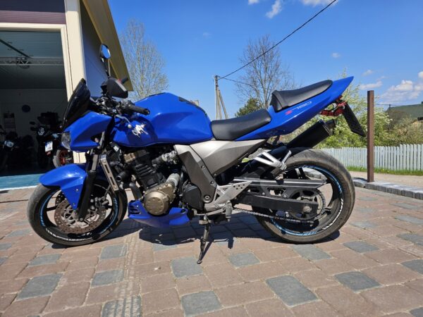 Kawasaki Z750 gen1 motociklo nuoma Vilniuje