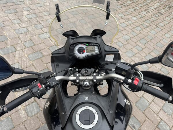 Suzuki DL650 VStrom motociklo nuoma Vilniuje