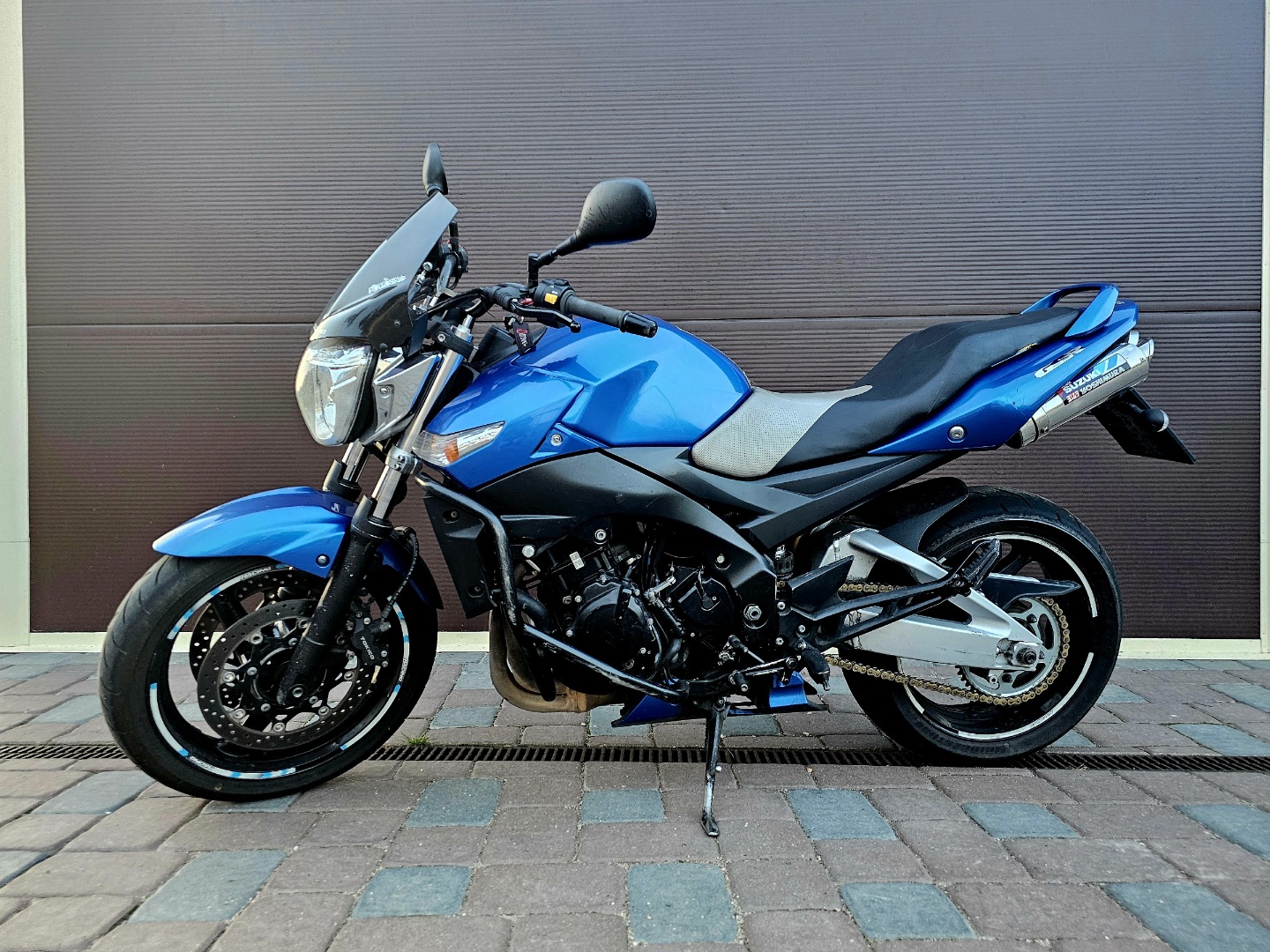 Suzuki GSR600 sportiškas motociklas nuomai