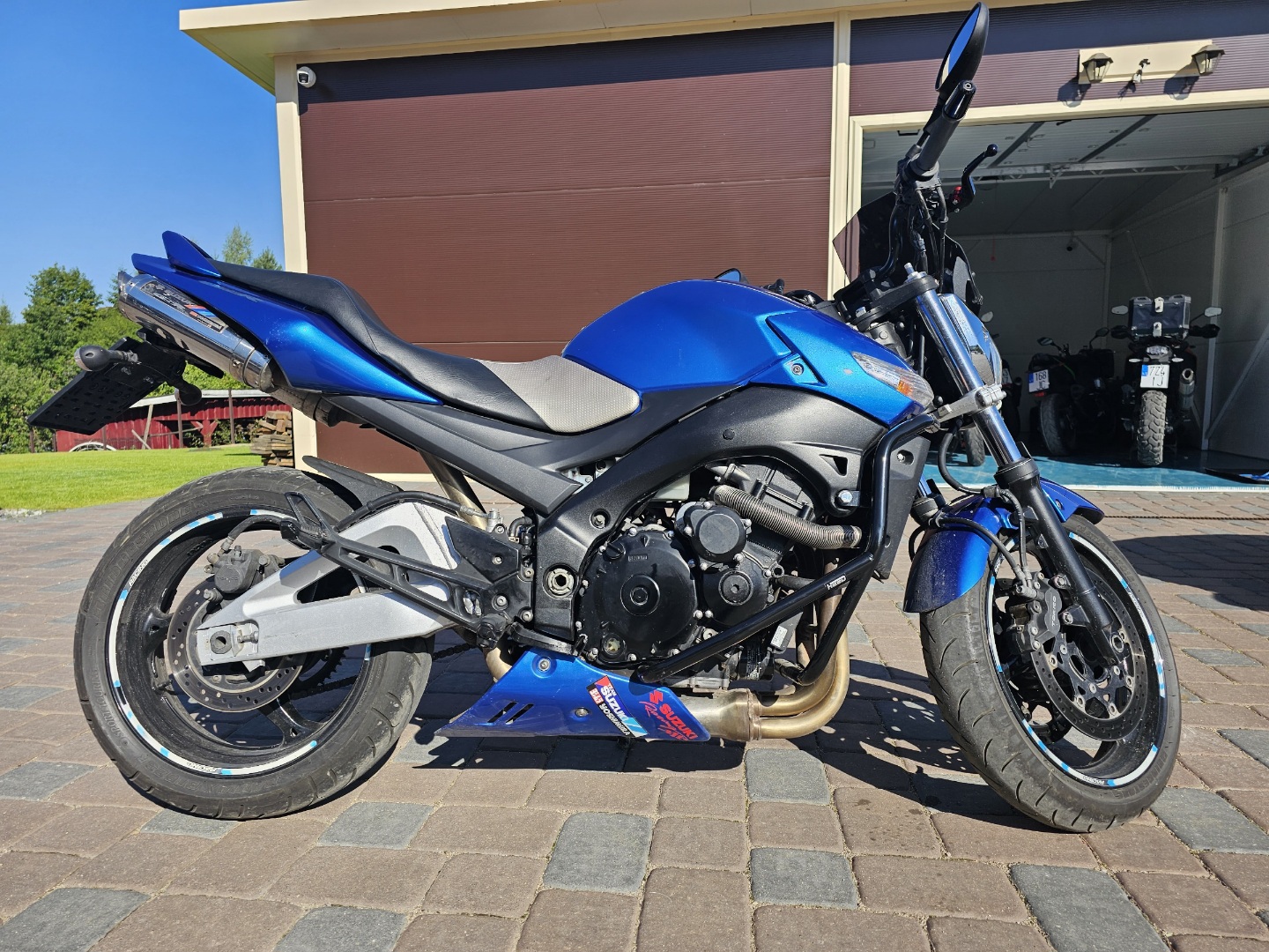 Suzuki GSR600 motociklo nuoma Vilniaus rajone