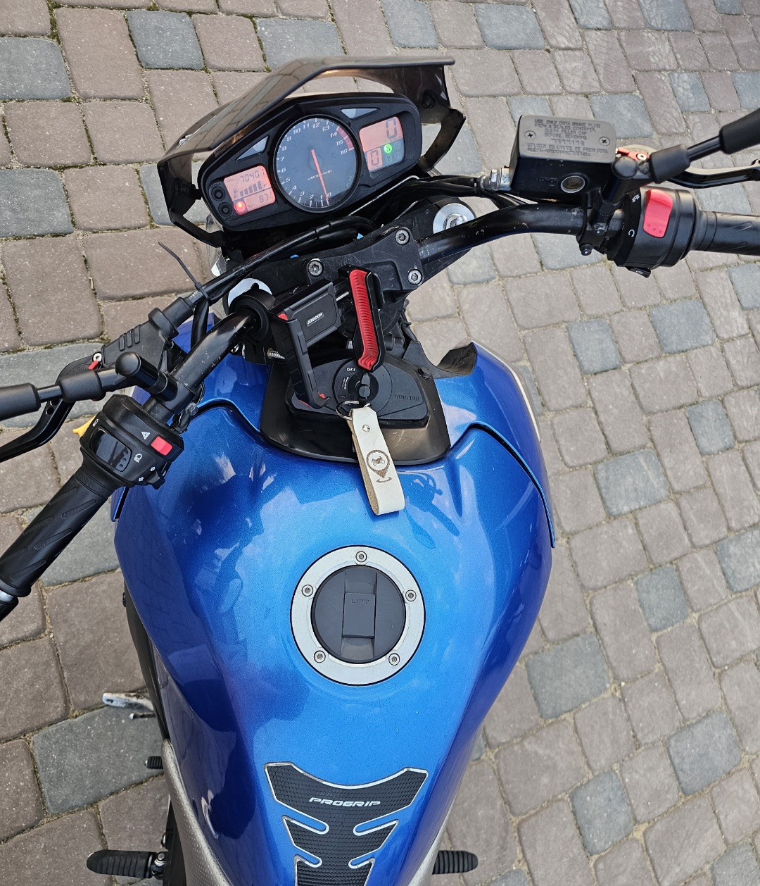 Suzuki GSR600 motociklas nuomai Vilniuje