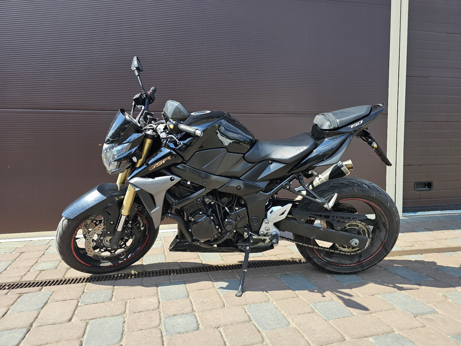 Suzuki GSR750 ABS motociklo nuoma Vilniaus rajone