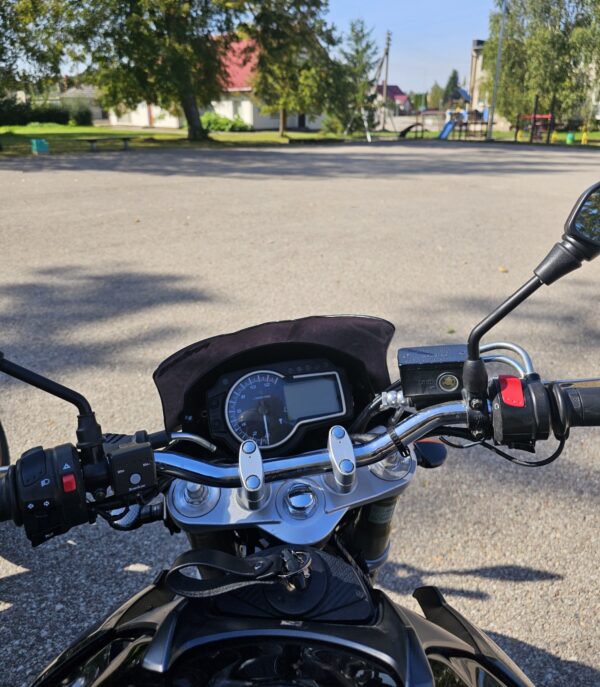 Suzuki GSR750 motociklas MotoSpot Vilniuje