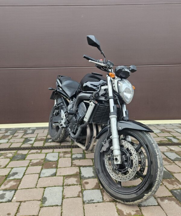 Yamaha FZ6n motociklo nuoma Vilniaus rajone