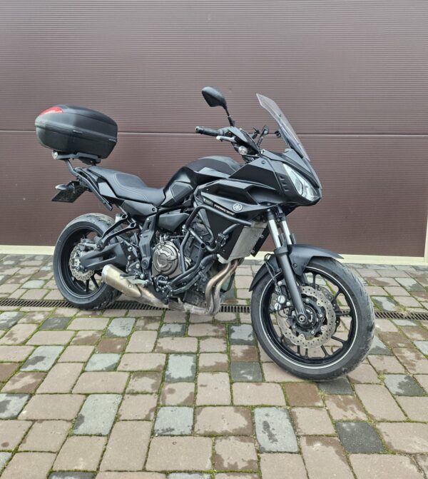Yamaha MT07 Tracer, A2 kategorijos kelioninio motociklo nuoma Vilniaus rajone