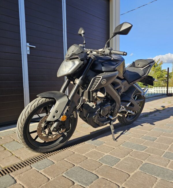 Yamaha MT125 motociklo nuoma Vilniuje, A1 / B100 kategorija