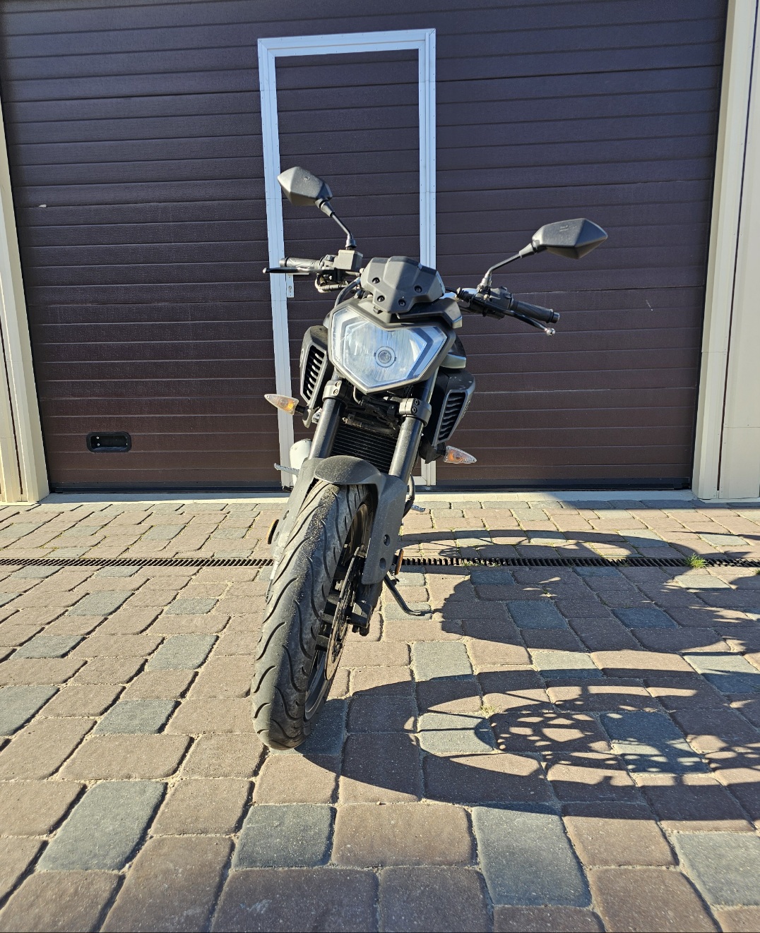 Yamaha MT125 street tipo motociklo nuoma Vilniuje
