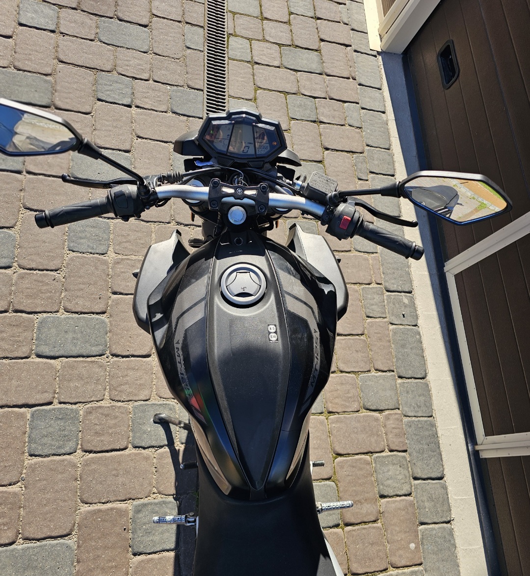 Yamaha MT125 motociklas nuomai Vilniuje