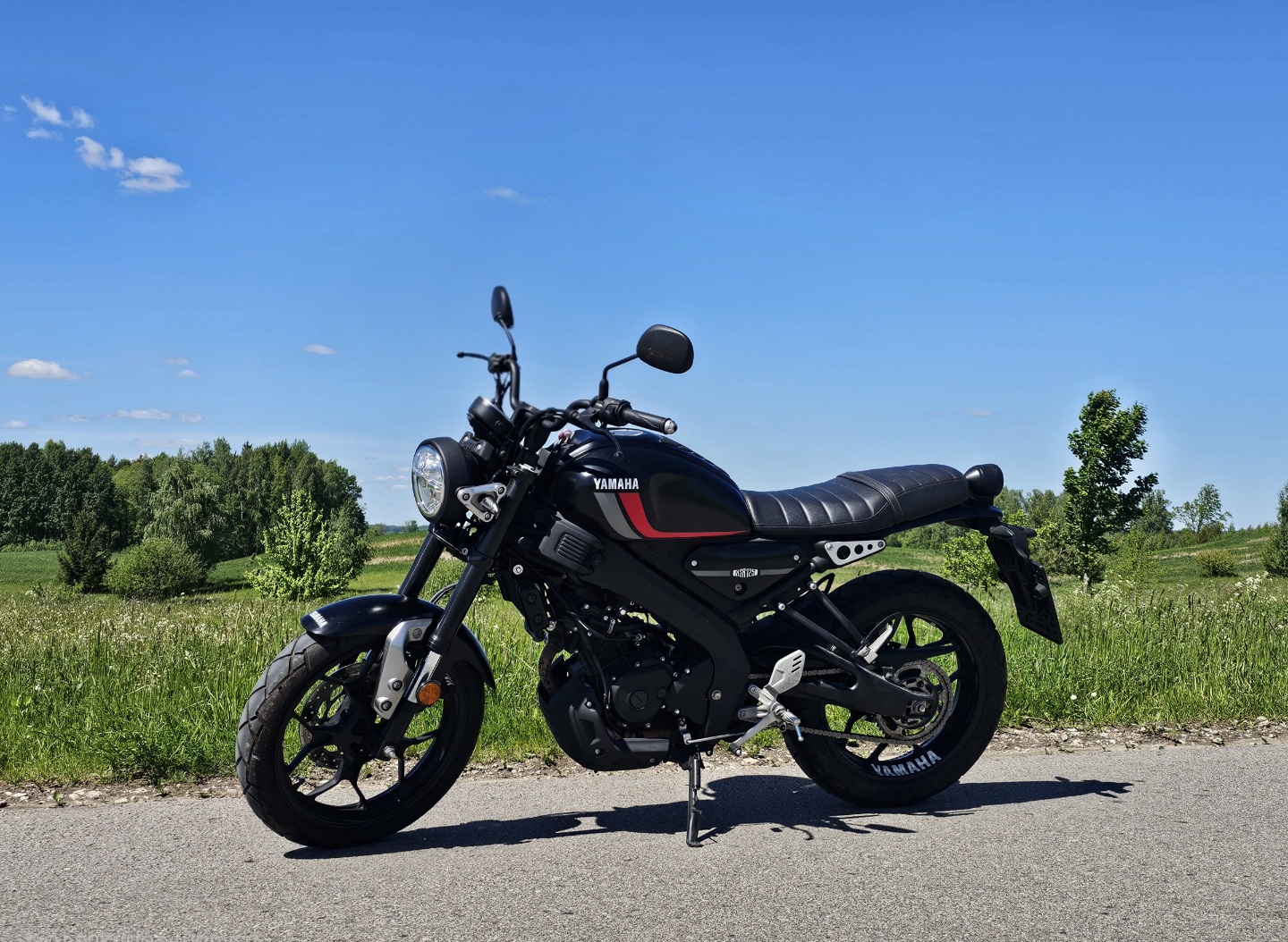 Yamaha XSR125 klasikinio motociklo nuoma Vilniuje