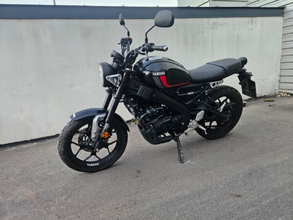 Yamaha XSR125 motociklas nuomai Vilniuje