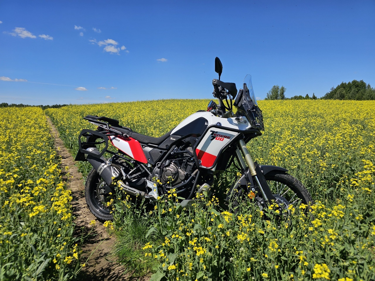 Yamaha Tenere700 kelioninio motociklo nuoma Vilniaus rajone